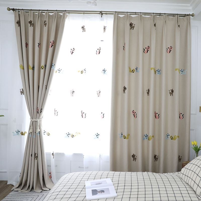Rideau Occultant Contemporain Max Sur Mesure, Motif Chat Souriant Brodé, Pour Chambre À Coucher