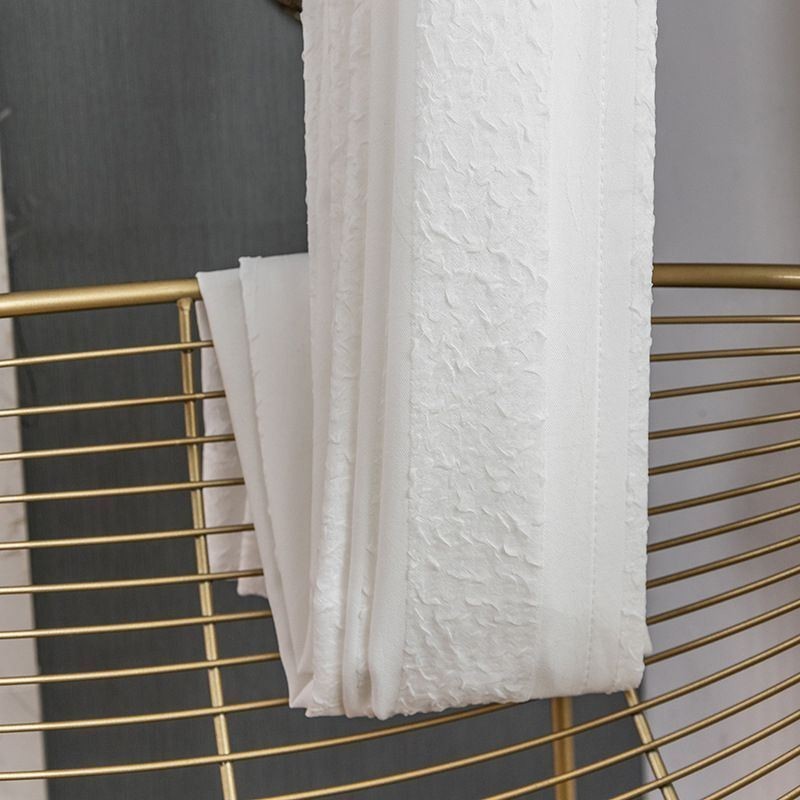 Rideaux Transparents Blancs Plissés Et Froissés